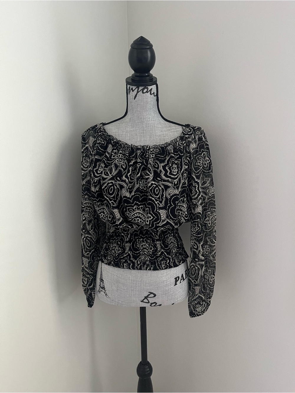 Y2K charter club 100% silk black and white patterned pilgrim top size 4
